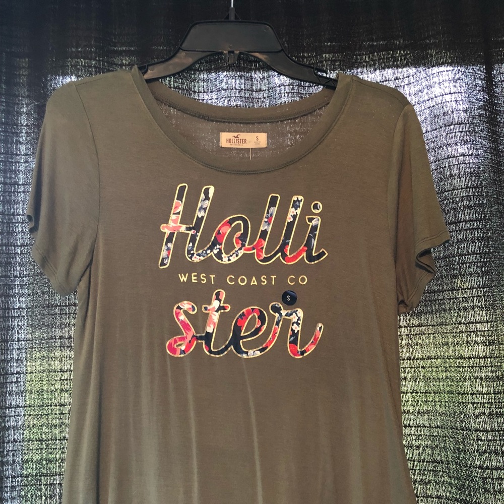 Hollister graphic shirt